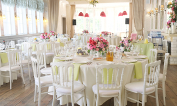 <p>Ателье по пошиву одежды для персонала "ВАЙТ РЭББИТ" <br>является одним из лидеров сибирского рынка по изготовлению корпоративной<br> одежды. Нашими клиентами являются многие известные рестораны и клубы <br>Новосибирска, такие как сеть кофеен  "Чашка кофе", сеть <br>ресторанов "Beerman", рестораны "Skopin" и "Хороший год", <br>коктейль-бар "Black Milk", сеть суши-баров "Рыба-Рис", сеть <br>трактиров "Печки лавочки" и многие другие. <br>Мы с удовольствием и высоким профессионализмом реализуем любой Ваш заказ в чётко установленные сроки.</p>