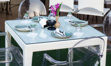 <p>Компания Idee Casa начала свою историю с 2003 года с открытия первого магазина в интернете. С 2006 года произошло знакомство и любовь c первого взгляда с брендом Foppapedretti (Фоппапедретти), Италия. С 2008 года начинаем прямые поставки продукции компании Foppapedretti. На данный момент компания Idee Casa единственный в России магазин где можно купить гладильные доски Foppapedretti, Сушилки для белья Foppapedretti, сервировочные столики Foppapedretti, Скамейки Foppapedretti, стремянки Foppapedretti любых производимых цветов. В выставочном зале магазине Вы можете купить и сами оценить качество Foppapedretti и выбрать в живую любую расцветку гладильных досок Foppapedretti, сушилок для белья Foppapedretti, складных столиков Foppapedretti, калошниц Foppapedretti, складных вешалок Foppapedretti, минигардеробных Foppapedretti.</p>