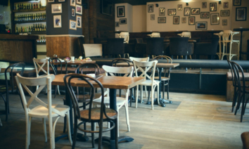 <p>Российская компания-производитель стульев «Добрый дом» с 2004 года выпускает ассортимент мебели из массива бука. Производство открыто в г. Самара, Самарской области. В каталоге компании: стулья и кресла; столы; корпусная мебель. </p>