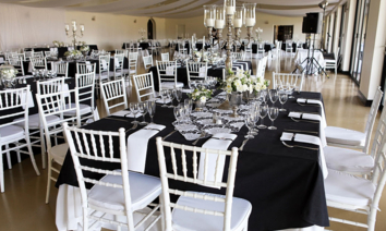 <p>Филдс — мебельная компания, которая занимается конструированием и производством мебели, с фабрикой в Подмосковье. Мебель делается вручную из дерева.</p>