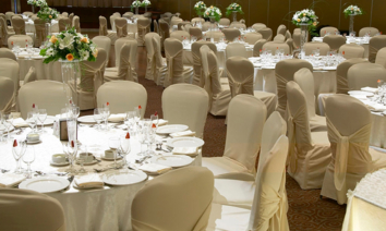 <p>Наша компания является лидером по оптовым продажам тканей высочайшего качества в Иваново. Наш широкий ассортимент предоставляет большие возможности в подборе тканей для пошива постельного белья, одежды, различных аксессуаров, штор, чехлов и прочих изделий. В наличии всегда есть ткани разных расцветок.</p>